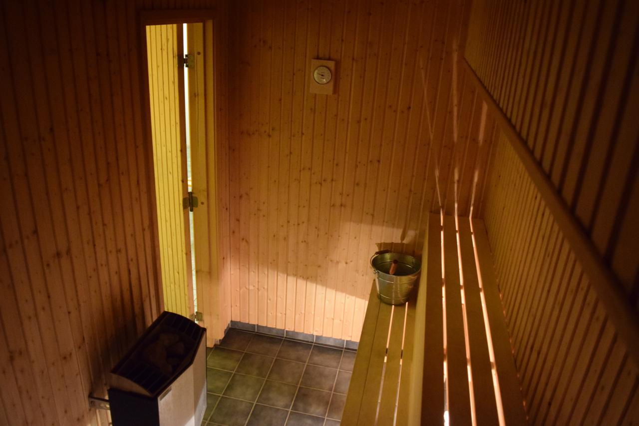 Hotell Haessloe Vasteras Exterior photo